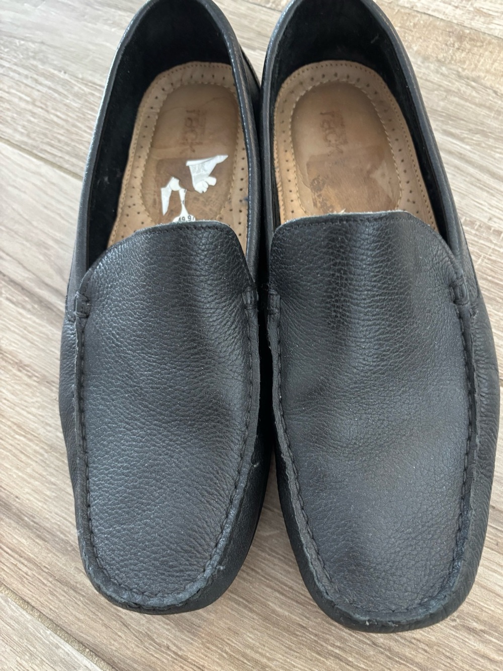 Classic Men’s Black Leather Slip-On Loafers size 9
